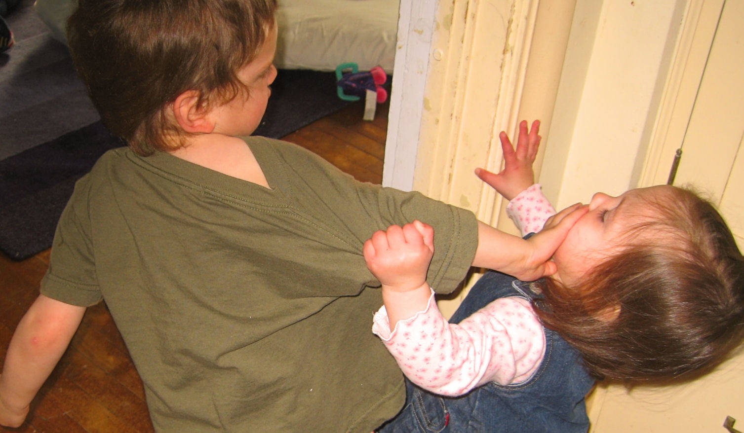 These Brothers And Sisters Show What Sibling Rivalry Is Really Like Stay At Home Mum