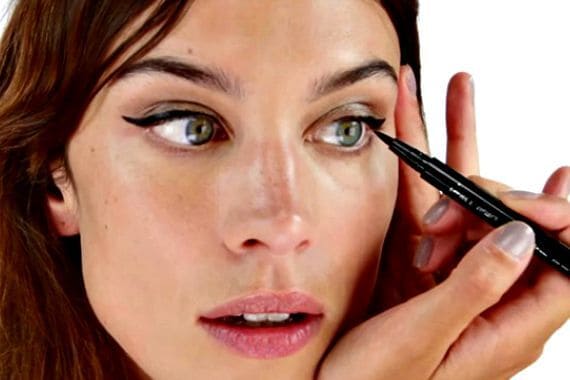How To Perfectly Put On Eyeliner