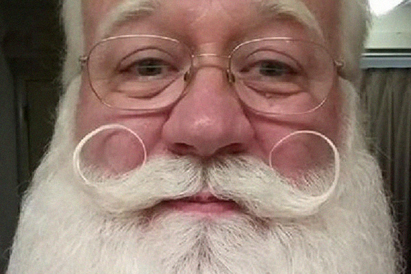 Heart-wrenching Moment Terminally Ill Five-Year-Old Boy Dies in Santa's Arms | Stay at Home Mum