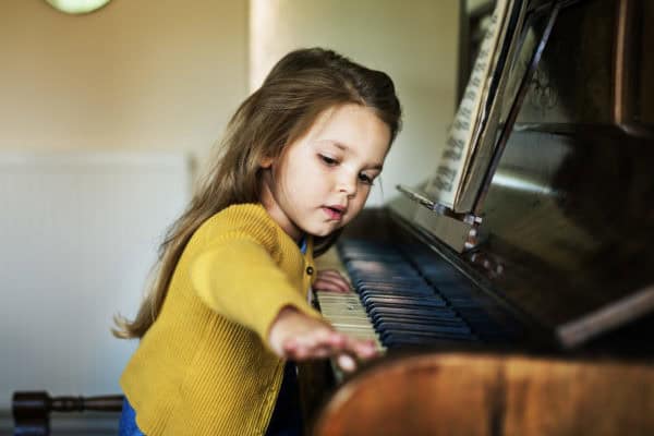 8 Ways To Raise Confident Kids
