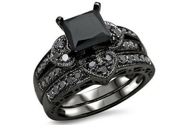 25 Unique Engagement Rings For the Alternative Bride
