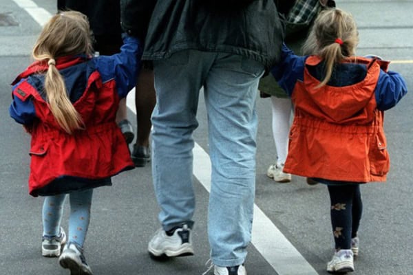 Proposed Anti-Idling Law May Penalise Parents Who Idle Car Engines Near School Zones