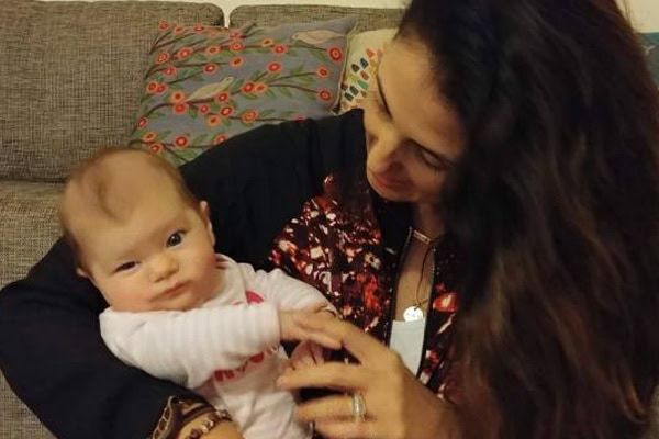 Mum Shamed By Flight Attendant When She Can't Put Her Baby's Seat Belt On While Breastfeeding | Stay at Home Mum