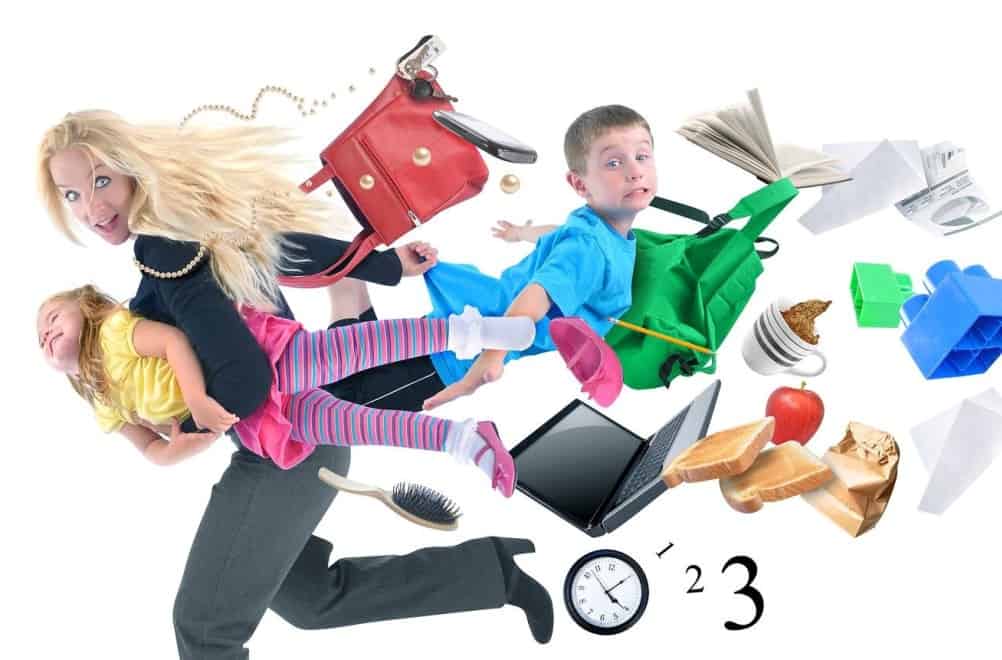 Efficient morning routine tips for busy families to leave home promptly.