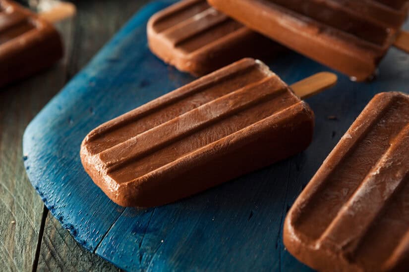 Homemade Cold Chocolate Popsicles