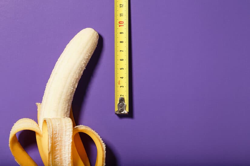 Measuring banana to discuss size perceptions related to penis size questions.