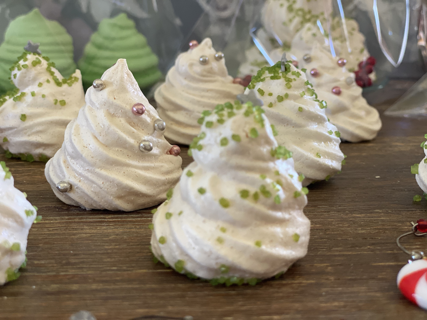 Christmas Tree Meringues