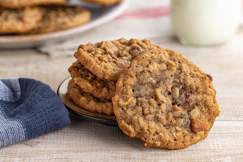 Freshly baked cookies on a plate, perfect for a healthy snack.