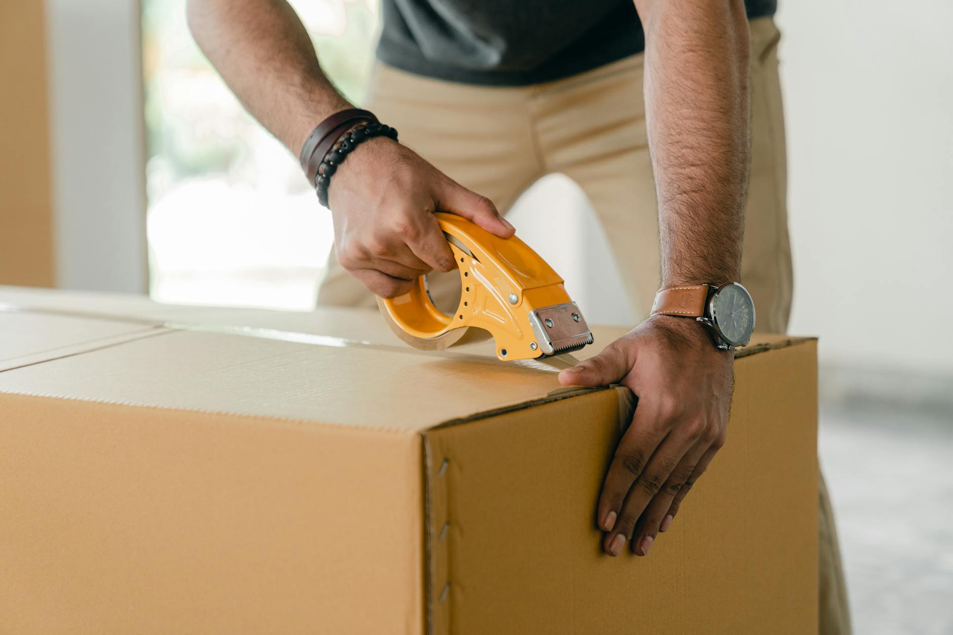 Managing Fragile Items: Expert Removalist Tips for Delicate Possessions