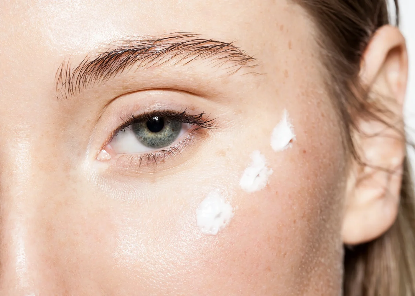 How to Layer Skincare Products for Maximum Absorption
